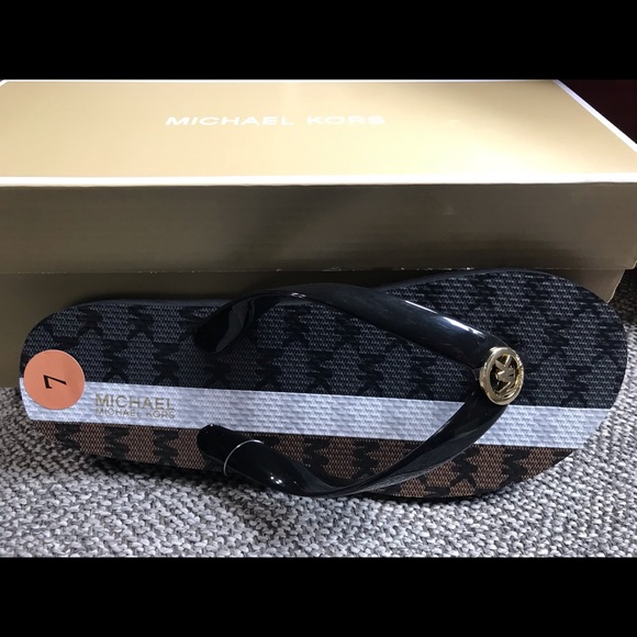 BRAND NEW MICHAEL KORS BLACK MULTI FLIP FLOPS. - Picture 2 of 8